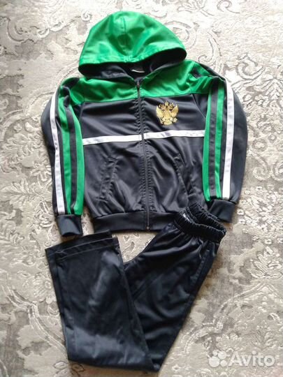 Спортивный костюм