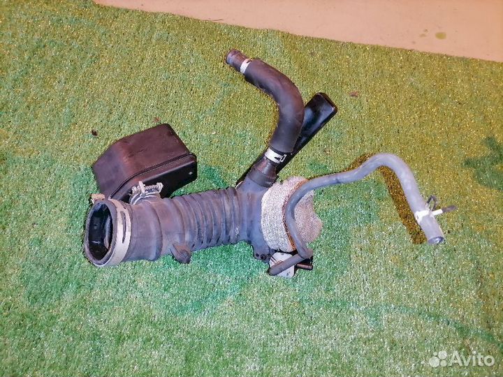 Патрубок воздушного фильтра 17881-28250 Toyota Cam