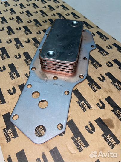 Маслоохладитель (теплообменник) Cummins 4вт 6BT