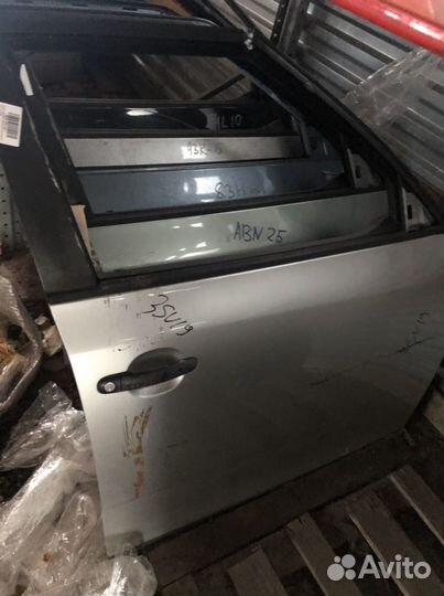 Skoda Fabia 2007-2015 Дверь передняя правая