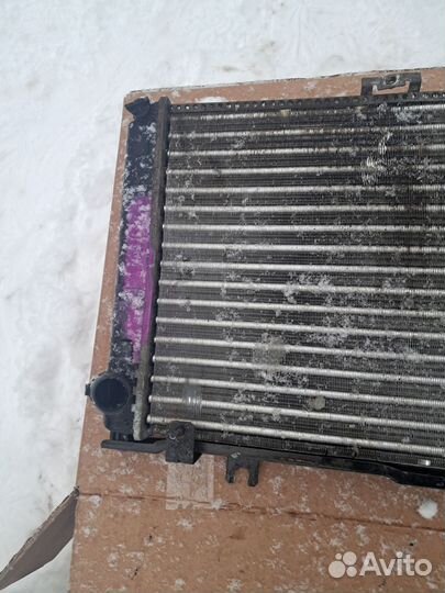 Радиатор охлаждения на LADA granta