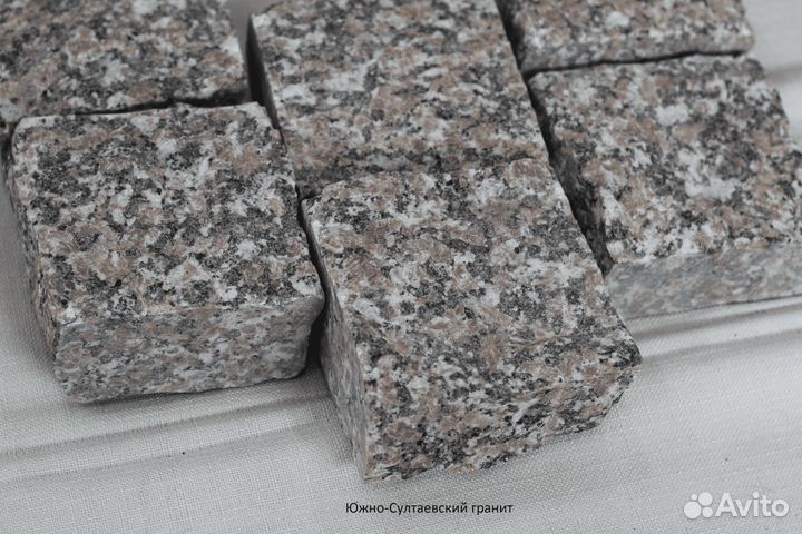 Гранитная брусчатка пилено-колотая из слэба