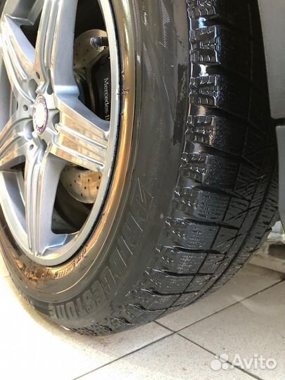 Bridgestone Blizzak Revo GZ 215/60 R17