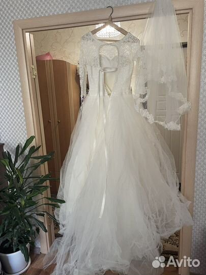 Свадебное платье