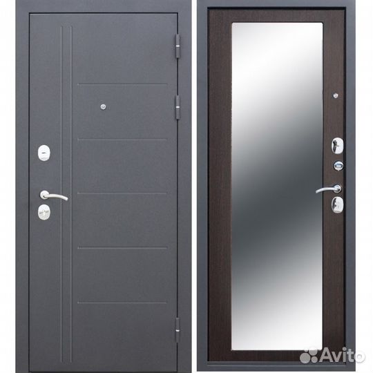 Входная дверь с зеркалом зеркало