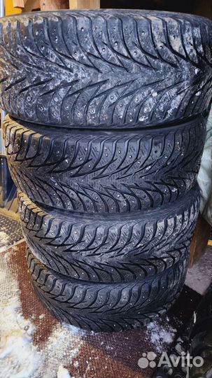 Yokohama Ice Guard IG35 215/55 R17