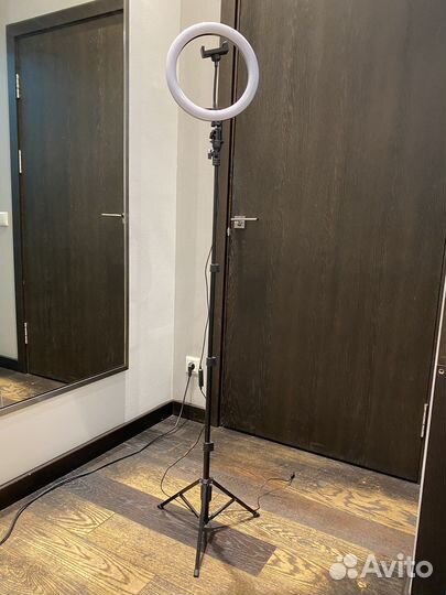 Штатив для телефона с лампой