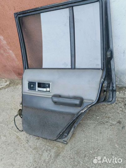 Задняя правая дверь Jeep Cherokee XJ