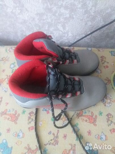 Лыжные ботинки