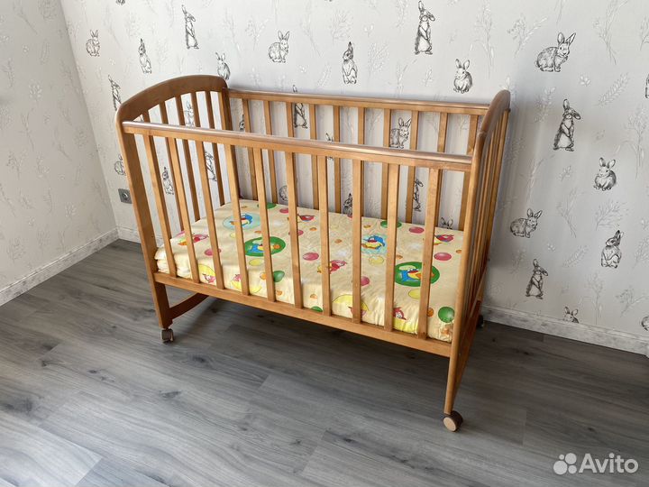 Детская кроватка