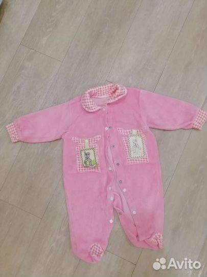 Комбинезоны, боди, распашонки и ползунки для девоч