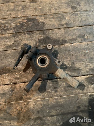 Поворотный кулак со ступицей правый kangoo 1