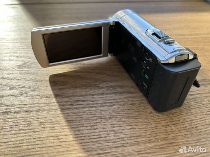 Видеокамера sony dcr-sx83