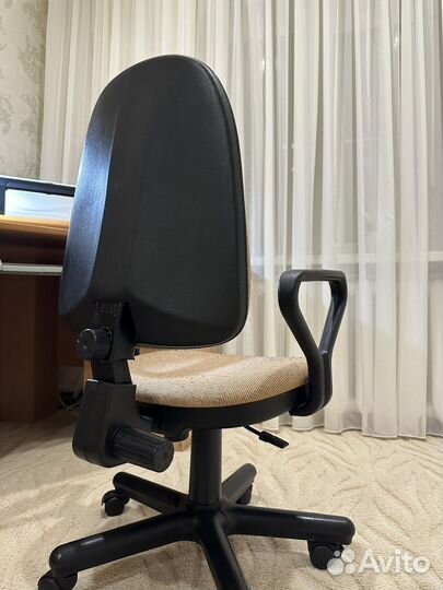 Компьютерное кресло