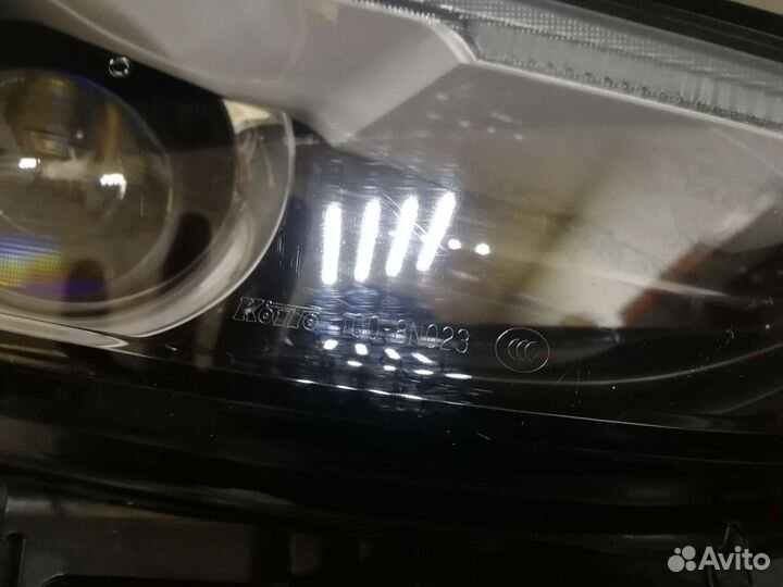 Фара правая Мазда 3 оригинал б.у