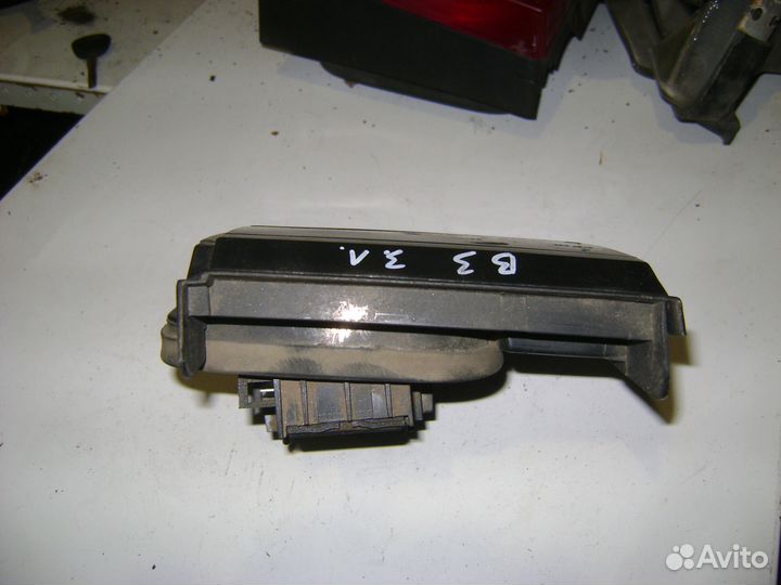 Фонарь внутренний левый Volkswagen Passat B3 седан