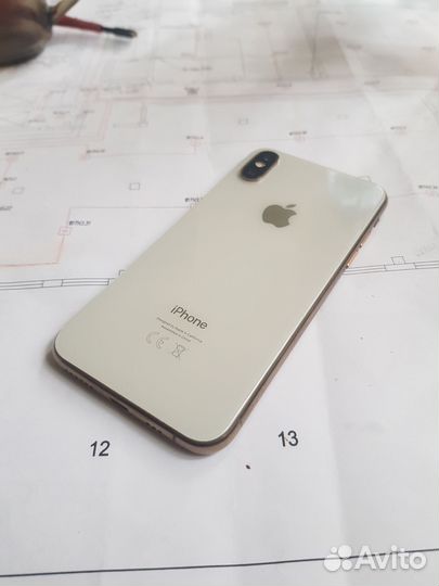 iPhone Xs, 64 ГБ