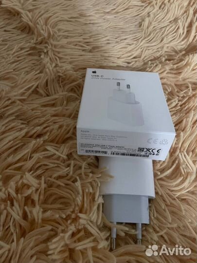 Зарядка на iPhone блок