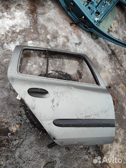 Задняя правая дверь Renault Clio 2