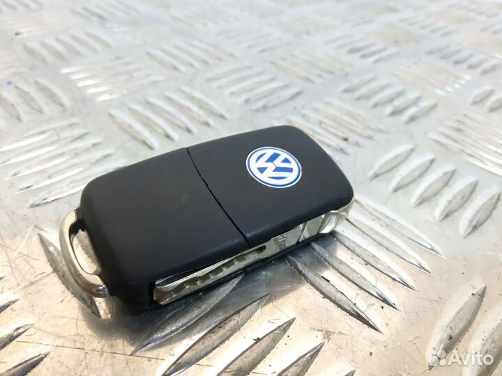 Б/У Брелок управления сигнализацией VW Caddy II