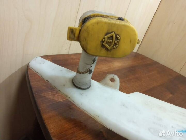 Бачок омывателя Ford Focus (1998 - 2001)