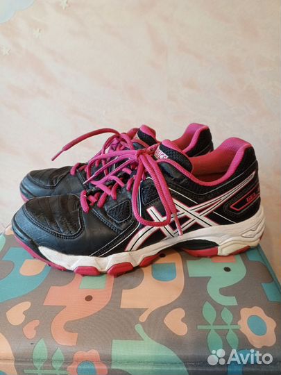 Кроссовки женские Asics 38