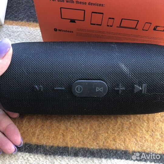 Колонка jbl charge 3 работает от сети