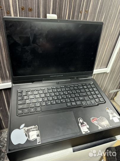Ноутбук honor hunter v700