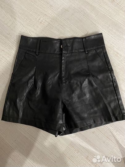 Кожаные шорты