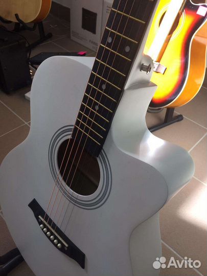 Акустическая гитара полноразмерная белая матовая