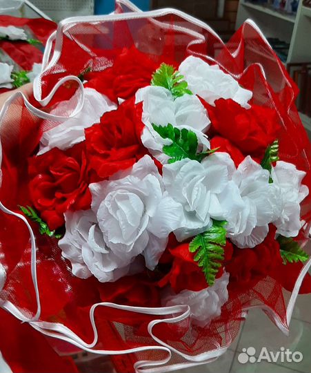 Лента на капот машины