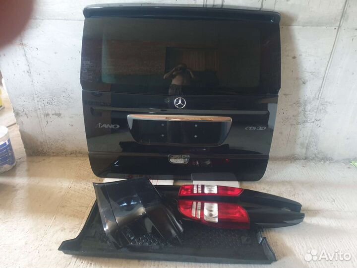 Крышка багажника viano 639