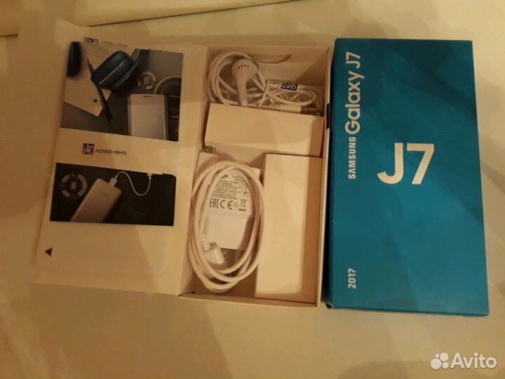 Samsung Galaxy J7 (2017), 3/16 ГБ