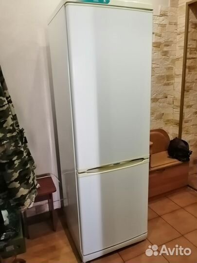 Продаю холодильник бу Stinol