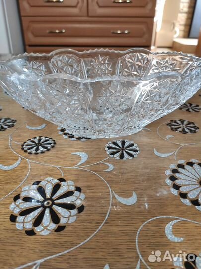 Хрустальная ваза