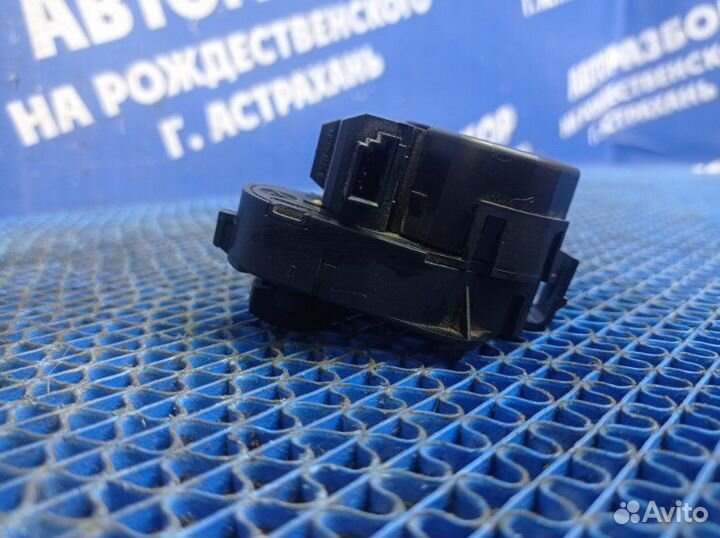 Моторчик заслонок отопителя Bmw E65 седан 2004