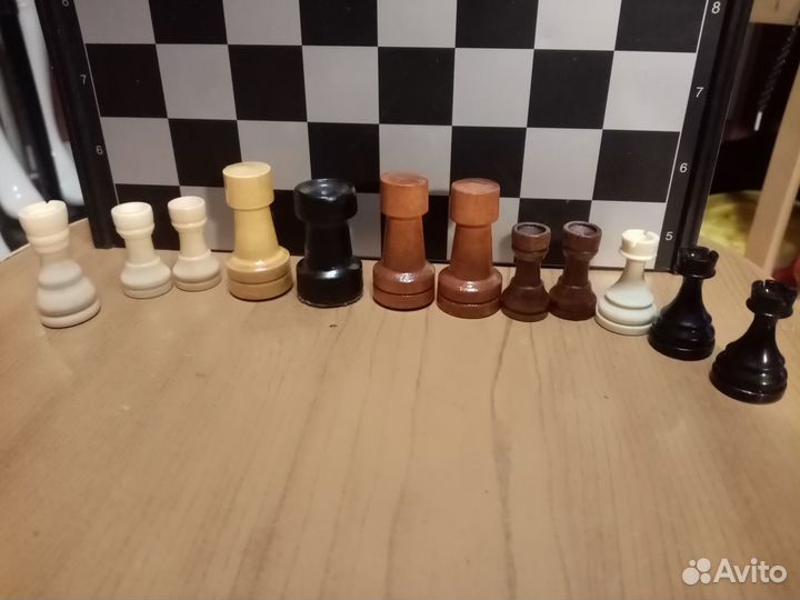 Шахматные фигурки