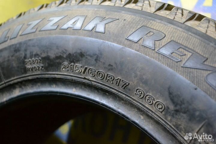 Bridgestone Blizzak Revo2 215/60 R17