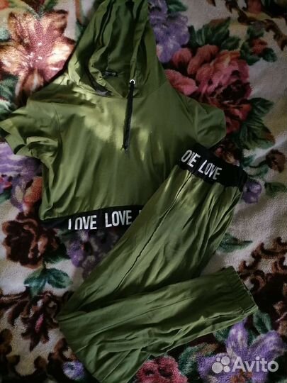 Спортивный костюм женский