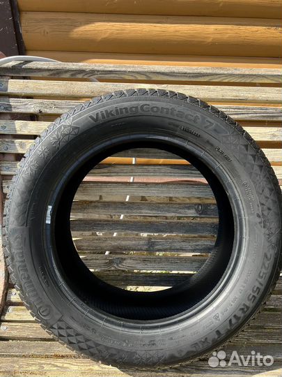 Continental ContiVikingContact 7 225/55 R17