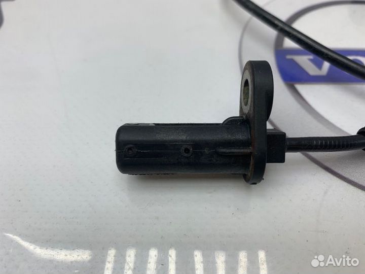 Датчик ABS передний левый оригинал Volvo XC90 03