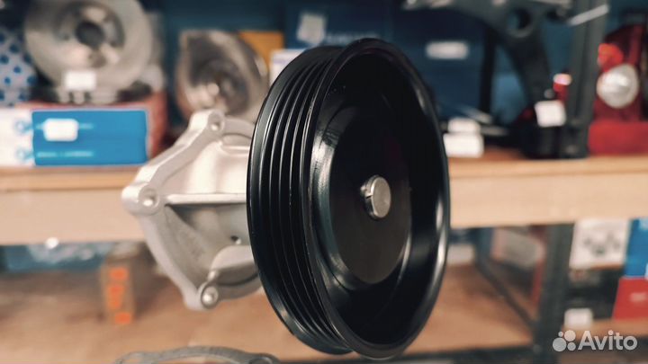 Насос водяной с прокладкой Chevrolet Aveo Spark