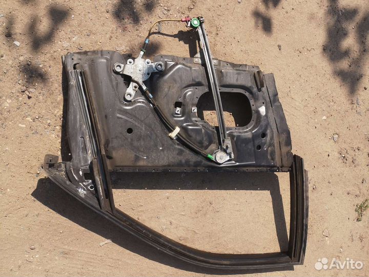 Стеклоподъемник Audi A8D2 передний правый