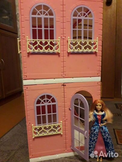 Большой кукольный домик