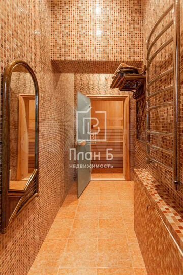 Дом 268 м² на участке 2 сот.