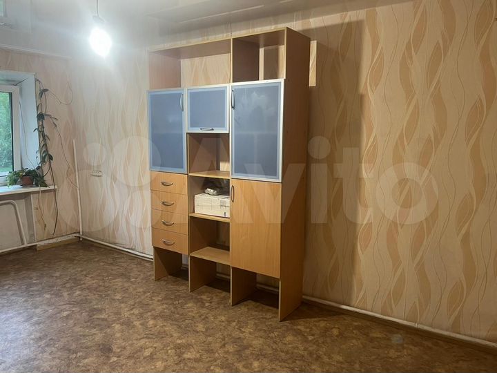 3-к. квартира, 60 м², 1/2 эт.