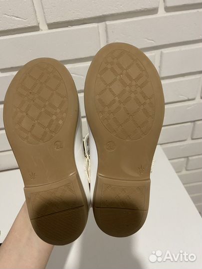 Туфли белые для девочки 24