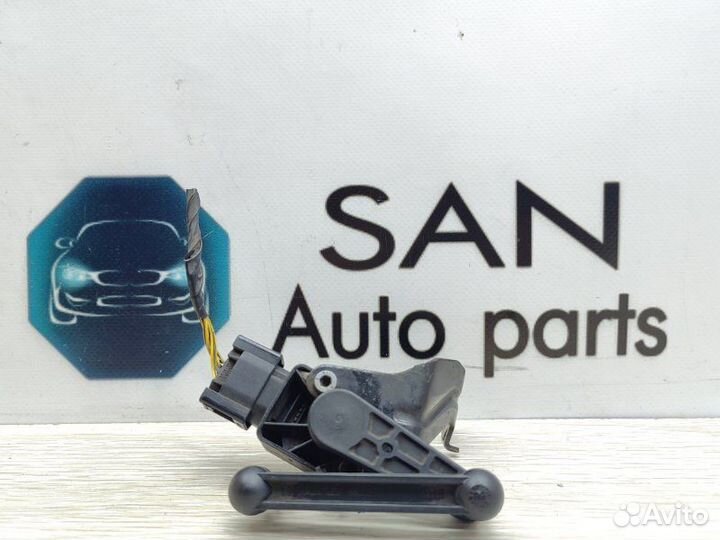 Датчик высоты дорожного просвета задний правый Bmw