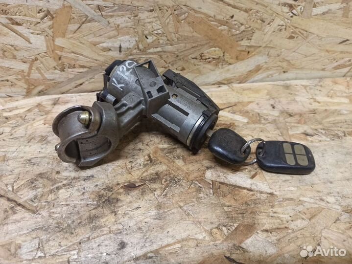 Замок зажигания Toyota Corolla E 120
