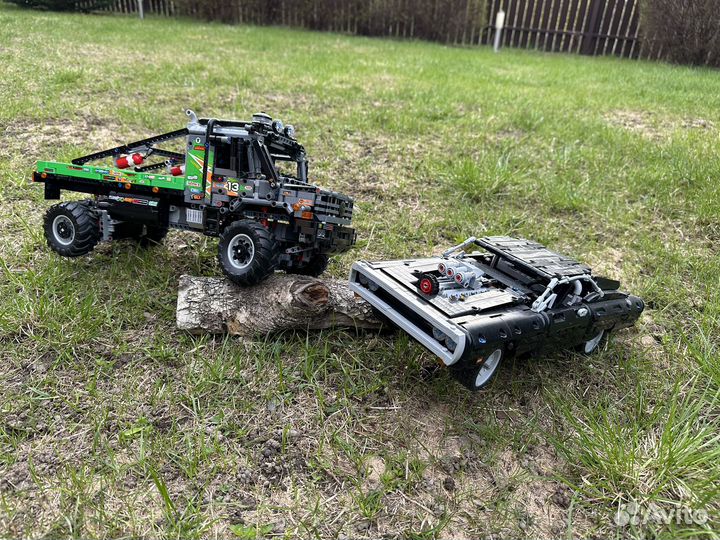 Lego Technic 42111 и 42129